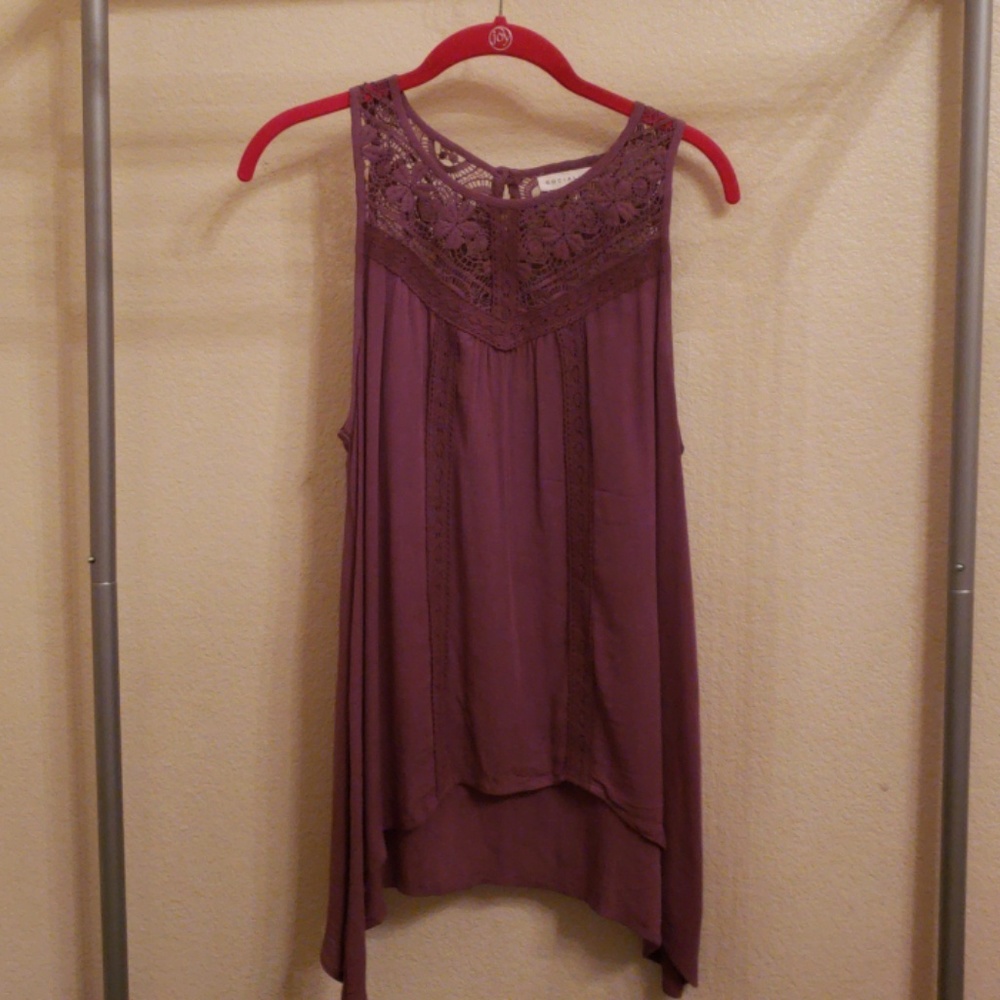 purple tank top